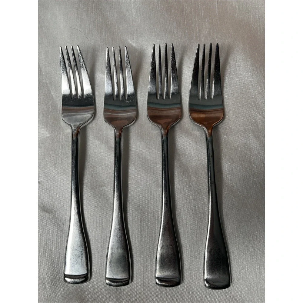 Oneida Maddox Set of 4‎ Dinner Forks 7.5